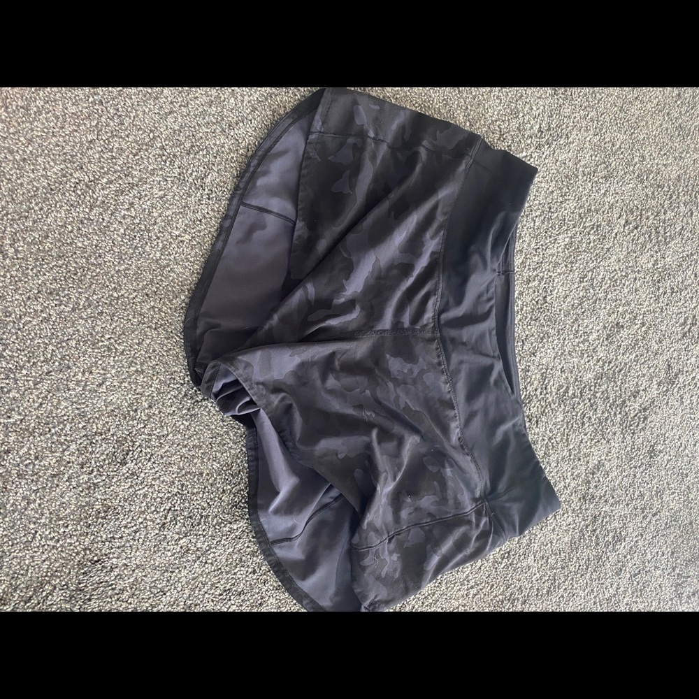 Lululemon speed up shorts size 10. 4”